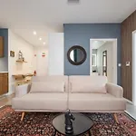 Boutique Apartment *
